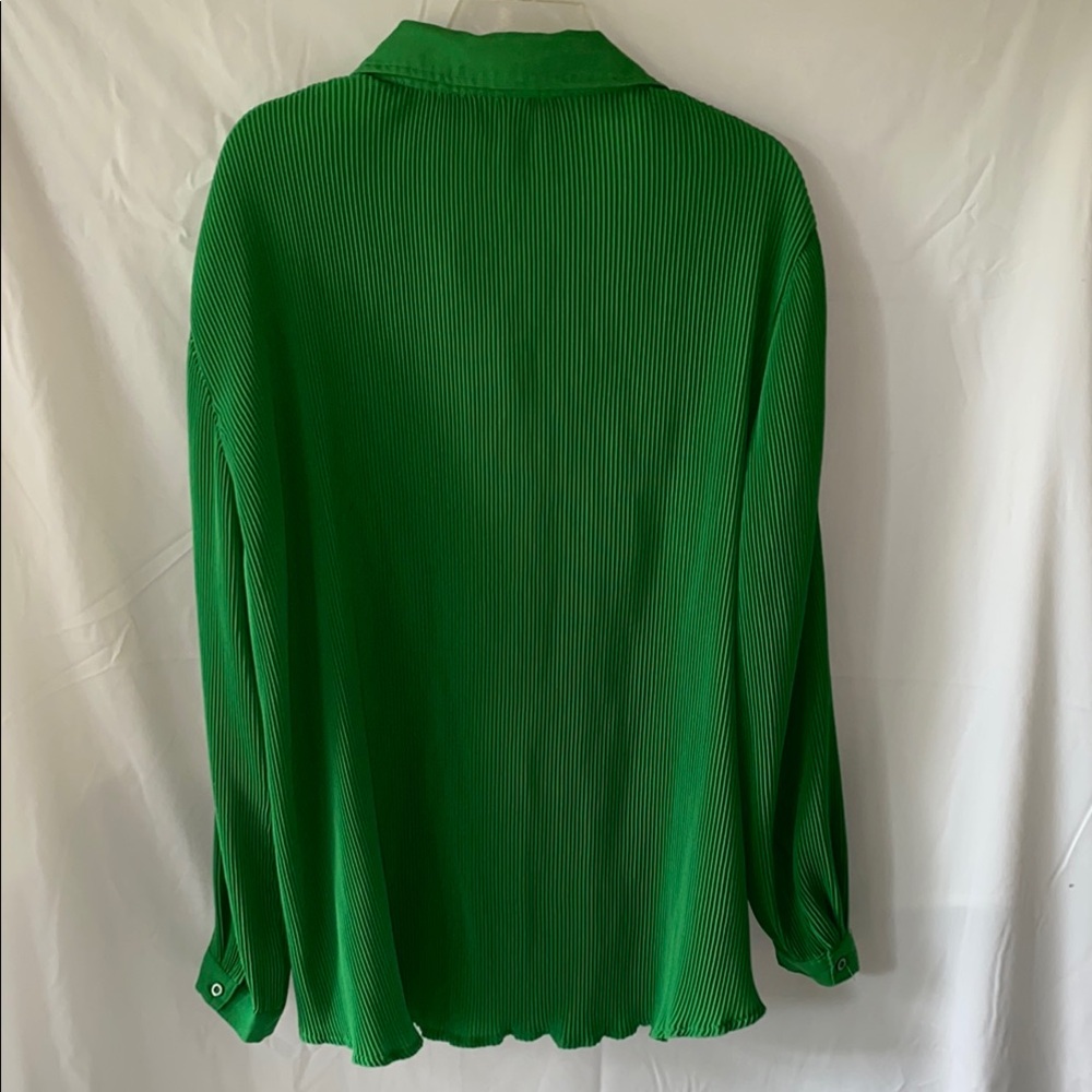 PrettyLittleThing Emerald Button-Down Shirt - Picture 7 of 11